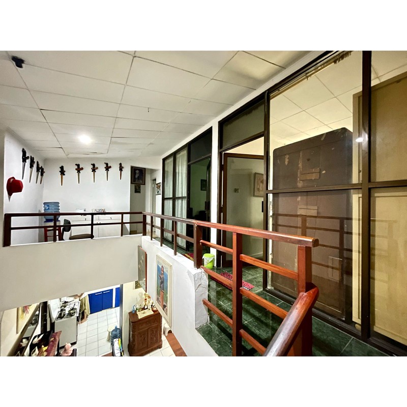 Rumah dgn luas besar, terawat dan harga 2M an di Komp DPR, Pondok Ranji