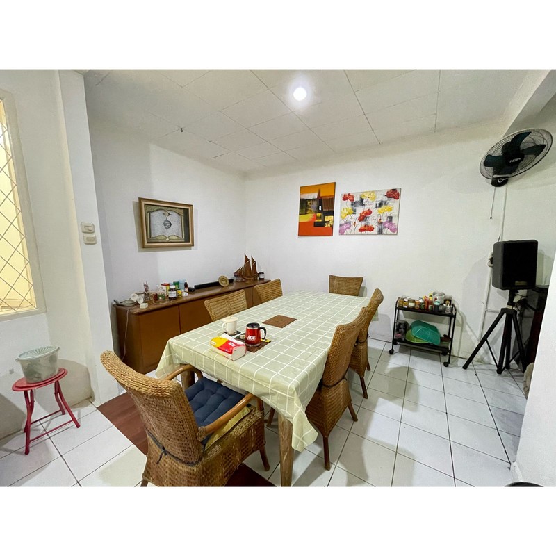 Rumah dgn luas besar, terawat dan harga 2M an di Komp DPR, Pondok Ranji