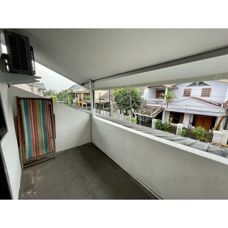 Rumah dgn luas besar, terawat dan harga 2M an di Komp DPR, Pondok Ranji