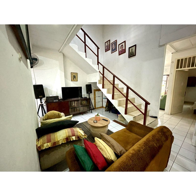 Rumah dgn luas besar, terawat dan harga 2M an di Komp DPR, Pondok Ranji