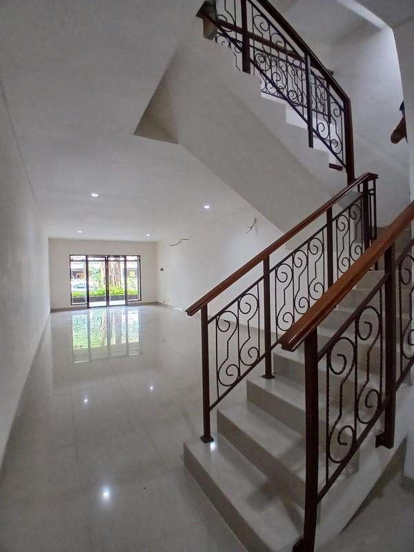 Disewa Ruko 3 lantai di Podomoro Golf View Gunung putri bogor