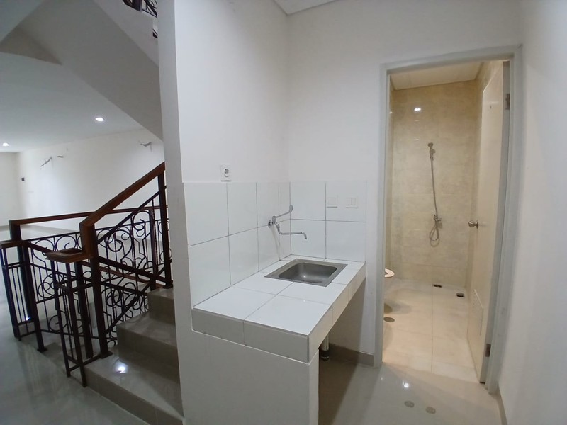 Disewa Ruko 3 lantai di Podomoro Golf View Gunung putri bogor