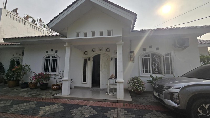 Rumah Bagus Di Jl Raya PDK Pamulang Tangerang Selatan