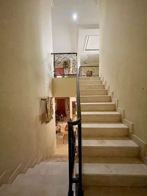 Dijual Rumah Mewah di Pegangsaan, Menteng - Lokasi Prestisius dan Lingkungan Asri