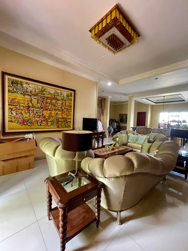 Dijual Rumah Mewah di Pegangsaan, Menteng - Lokasi Prestisius dan Lingkungan Asri