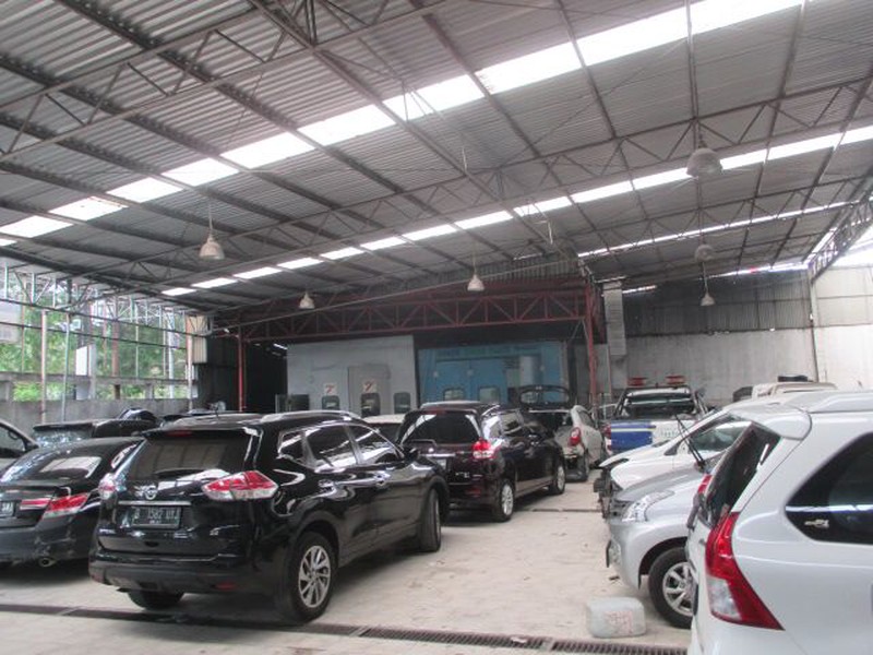 Dijual Showroom Workshop Mobil Jakarta Pusat