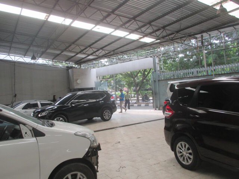 Dijual Showroom Workshop Mobil Jakarta Pusat