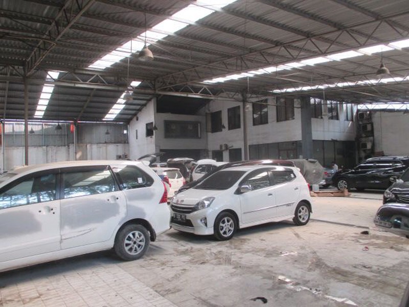 Dijual Showroom Workshop Mobil Jakarta Pusat