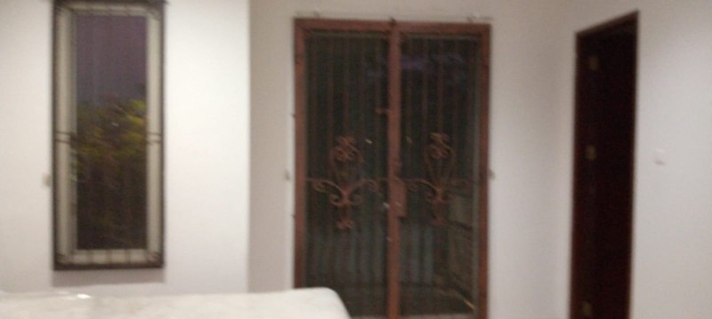 Dijual Rumah  Bukit Gading Mediterania, Kelapa Gading Tanah ngantong, lebar  belakang 8 meter