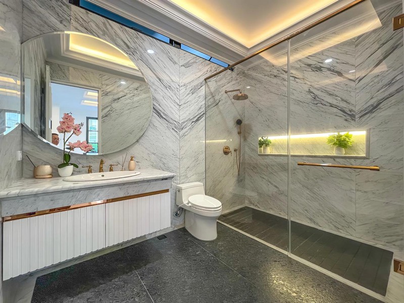 Dijual Luxury Home Villa Gading Indah - 312m&#xb2;, Interior Elegan Full Marmer