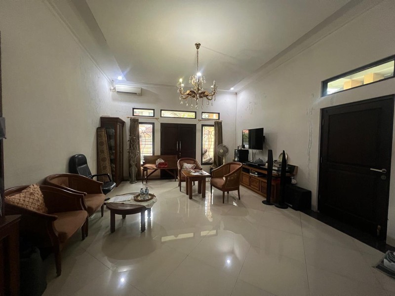 Rumah hook asri dalam perumahan pemandangan taman duren sawit jakarta timur 