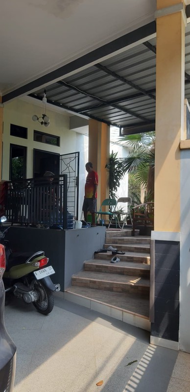 Rumah hook asri dalam perumahan pemandangan taman duren sawit jakarta timur 