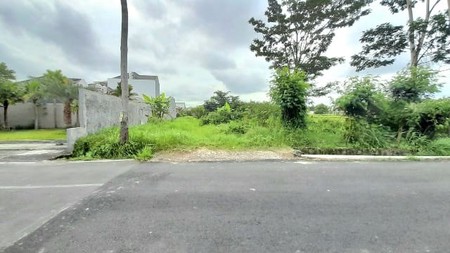 Tanah Luas Lokasi Strategis Dekat Hotel Hyatt Palagan - Ngaglik Sleman 