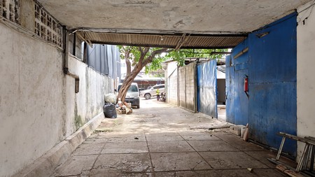 Bangunan lama bisa bangun 4 lantai lokasi dekat JDC Slipi , dekat senayan 