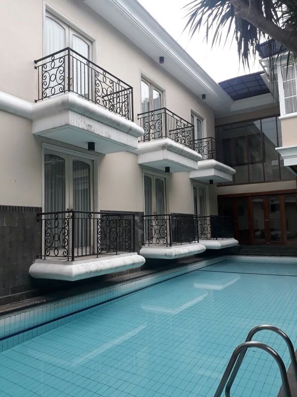 Jual Rumah Rumah di Cinere Fasilitas Basement & S.Pool