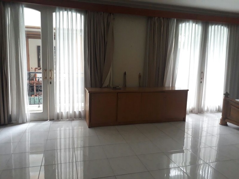 Jual Rumah Rumah di Cinere Fasilitas Basement & S.Pool