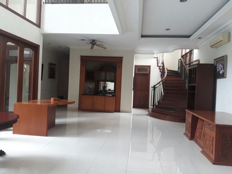 Jual Rumah Rumah di Cinere Fasilitas Basement & S.Pool