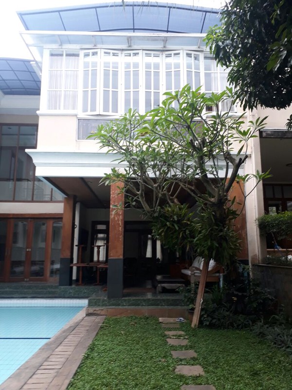 Jual Rumah Rumah di Cinere Fasilitas Basement & S.Pool