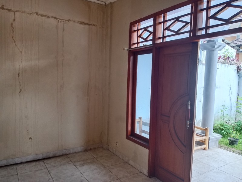 STRATEGIS! Rumah 2 Lantai di Sayap Tubagus Ismail, Bandung!