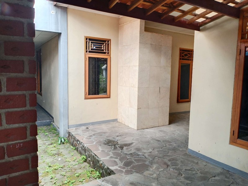 STRATEGIS! Rumah 2 Lantai di Sayap Tubagus Ismail, Bandung!