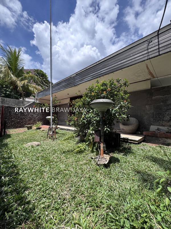 Rumah Lama Lingkungan Tenang Area Dempo Kebayoran Baru