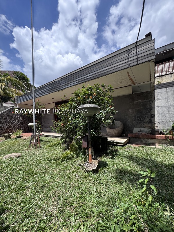 Rumah Lama Lingkungan Tenang Area Dempo Kebayoran Baru