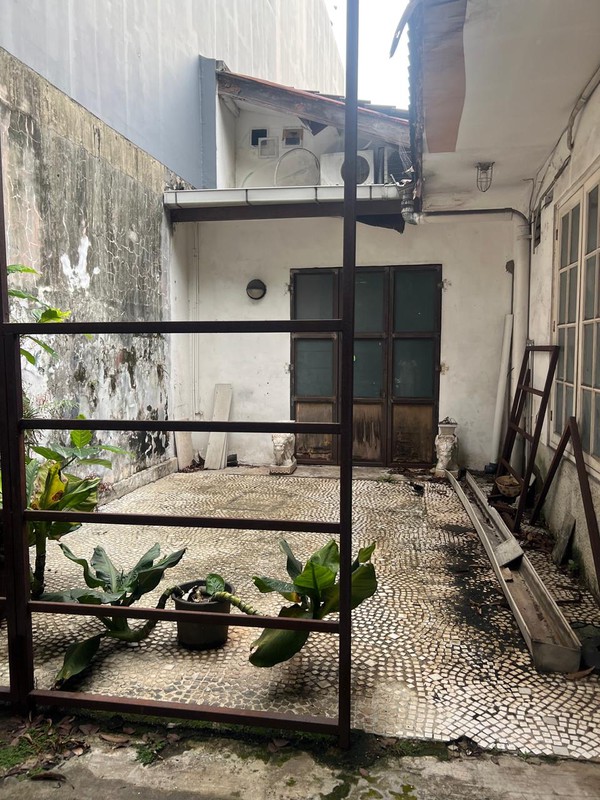 Dijual Rumah Hitung Tanah Lokasi Strategis di Kebayoran Baru, Jakarta Selatan