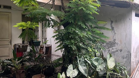 Dijual Rumah Hitung Tanah Lokasi Strategis di Kebayoran Baru, Jakarta Selatan