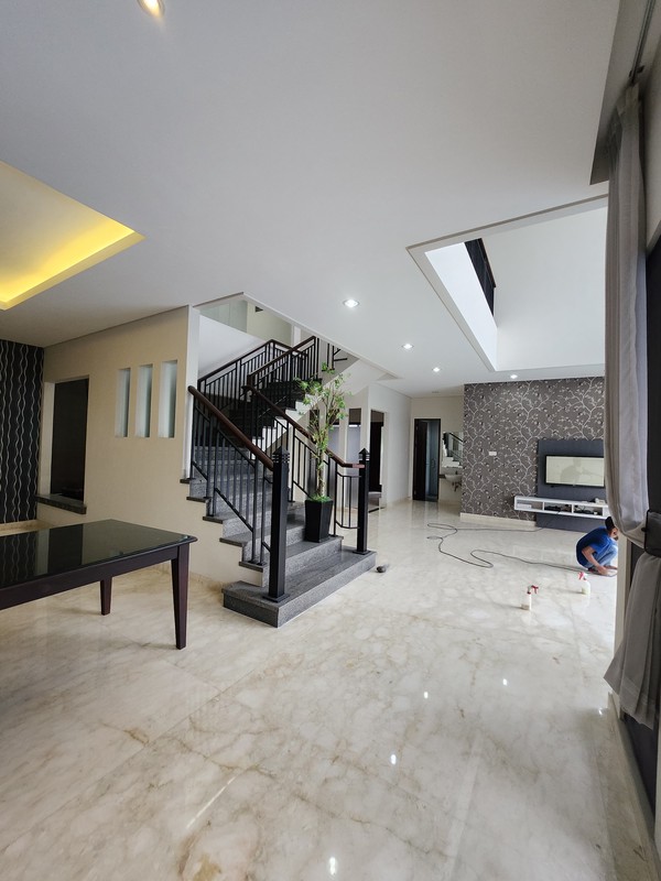 Dijual / Disewakan Rumah The Chofa Plus Kolam Renang Private Pool - Full Furnished Dekat Sukomanunggal, Isen Darmo Harapan, Hokky Buah, Sekolah Iph, Pasar Modern Puncak Permai , Taman Hunian Satelit