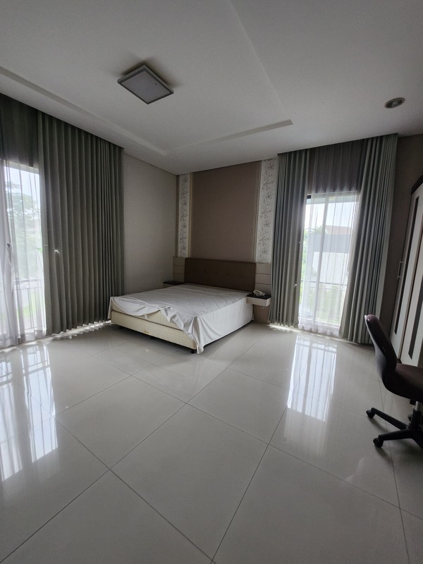 Dijual / Disewakan Rumah The Chofa Plus Kolam Renang Private Pool - Full Furnished Dekat Sukomanunggal, Isen Darmo Harapan, Hokky Buah, Sekolah Iph, Pasar Modern Puncak Permai , Taman Hunian Satelit