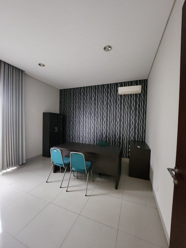 Dijual / Disewakan Rumah The Chofa Plus Kolam Renang Private Pool - Full Furnished Dekat Sukomanunggal, Isen Darmo Harapan, Hokky Buah, Sekolah Iph, Pasar Modern Puncak Permai , Taman Hunian Satelit