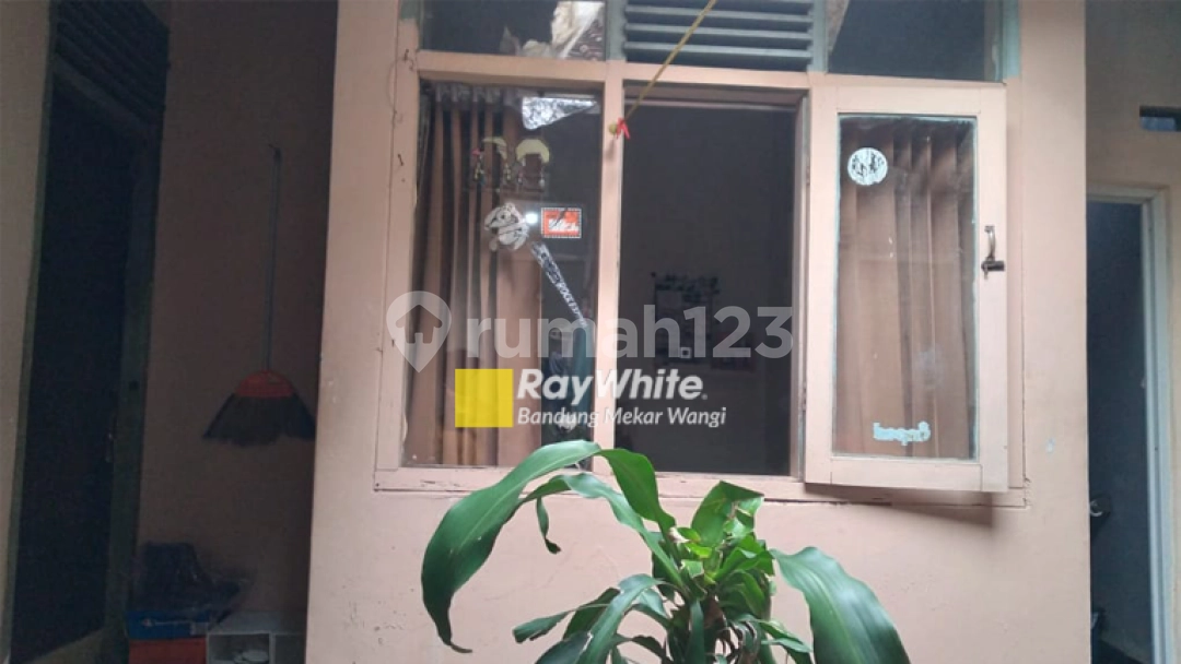 Tanah Bonus Rumah Furnished Sayap Buah Batu (fn)