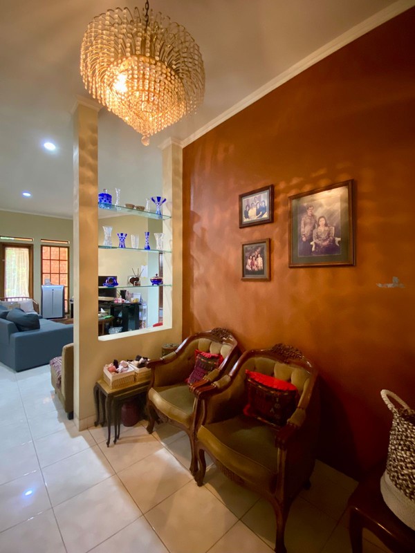 Dijual Rumah Asri di Komplek Baliview Cirendeu