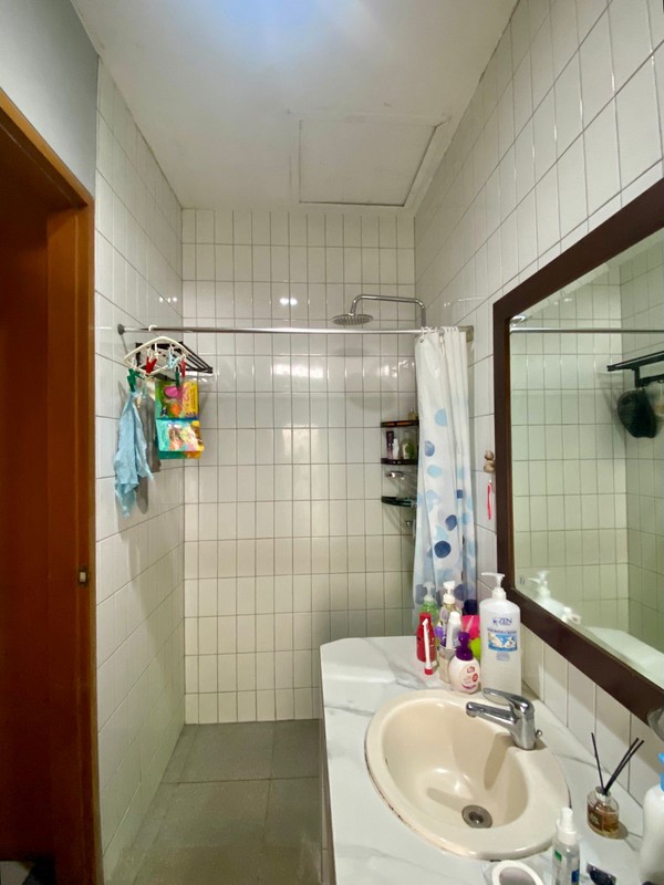 Dijual Rumah Asri di Komplek Baliview Cirendeu