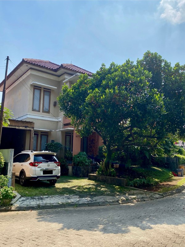 Dijual Rumah Asri di Komplek Baliview Cirendeu