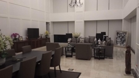 Dijual Unit Apartemen Casablanca Tipe Penthouse, Luas 645 m2 Full Furnished