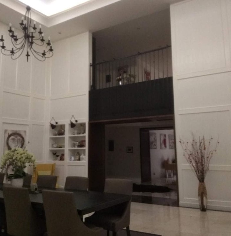Dijual Unit Apartemen Casablanca Tipe Penthouse, Luas 645 m2 Full Furnished