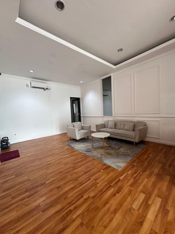 Disewakan Ruko Gandeng mewah Jl. Pondok Indah Arteri / Jl St Iskandar muda