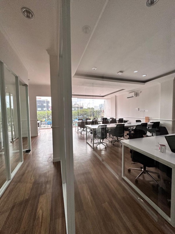 Disewakan Ruko Gandeng mewah Jl. Pondok Indah Arteri / Jl St Iskandar muda