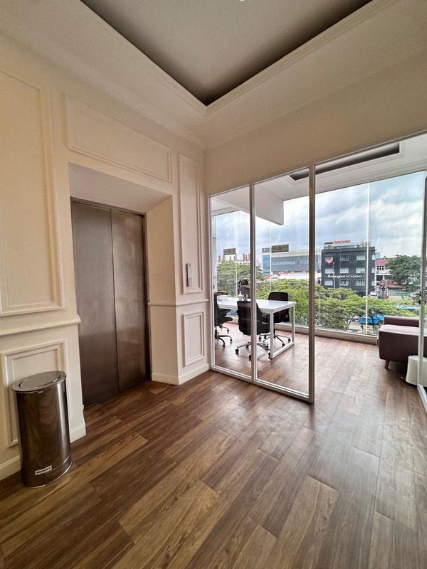 Disewakan Ruko Gandeng mewah Jl. Pondok Indah Arteri / Jl St Iskandar muda