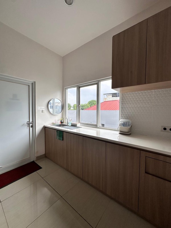 Disewakan Ruko Gandeng mewah Jl. Pondok Indah Arteri / Jl St Iskandar muda