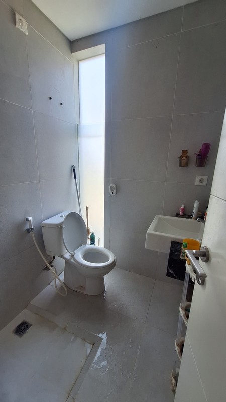 1 Milyar-an Dijual Rumah North West Central Citraland Surabaya Spesial 3 Kamar Tidur Full Furnished Modern - Teras Belakang Renov Cantik Rapi