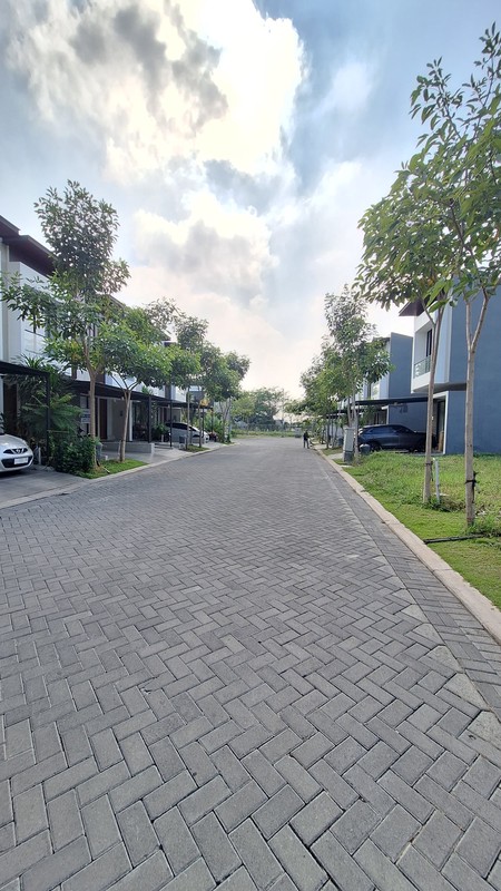 1 Milyar-an Dijual Rumah North West Central Citraland Surabaya Spesial 3 Kamar Tidur Full Furnished Modern - Teras Belakang Renov Cantik Rapi