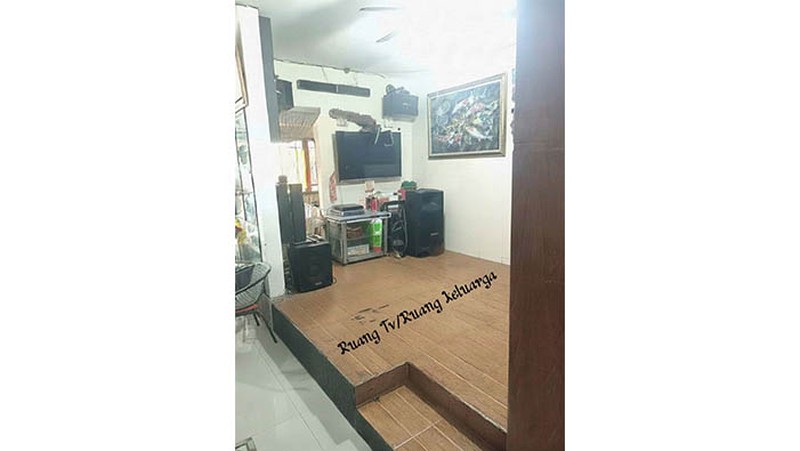 Dijual rumah 3 lantai di Grand Wisata, Bekasi Timur