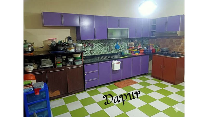 Dijual rumah 3 lantai di Grand Wisata, Bekasi Timur