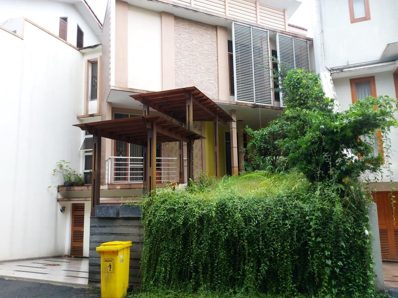 Dijual rumah dalam Townhouse di jl Lebak bulus III Cilandak Barat, Cilandak, Jalarta Selatan