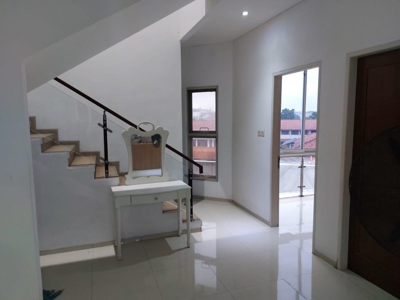 Dijual rumah dalam Townhouse di jl Lebak bulus III Cilandak Barat, Cilandak, Jalarta Selatan