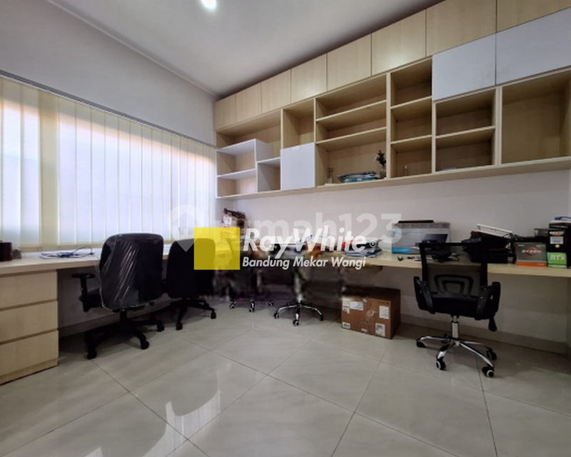 Rumah di Sayap Terusan Martanegaraturangga Bandung, 2Lt Furnished