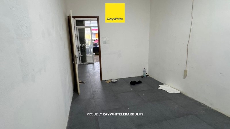 Disewakan Cepat! Tempat Usaha Strategis di Kebon Kacang 1! Cocok untuk Rumah Makan, Coffee Shop, Open Kitchen, Mini Market!