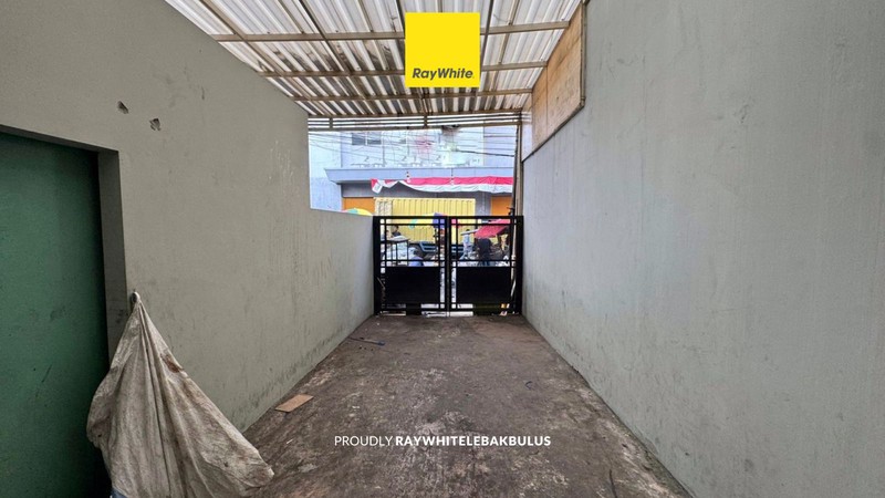 Disewakan Cepat! Tempat Usaha Strategis di Kebon Kacang 1! Cocok untuk Rumah Makan, Coffee Shop, Open Kitchen, Mini Market!